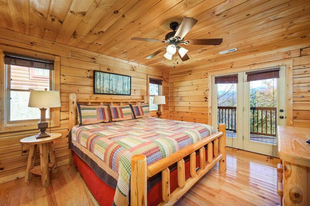 Spacious Smokies Cabin - Hot Tub With Mountain Views Gatlinburg Εξωτερικό φωτογραφία