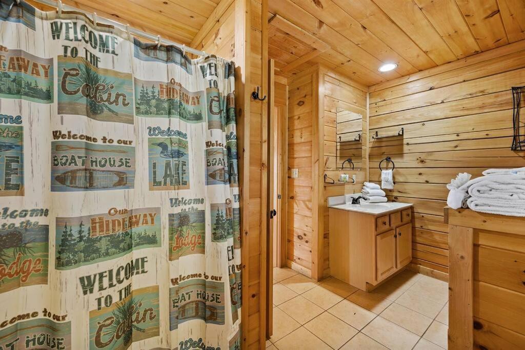 Spacious Smokies Cabin - Hot Tub With Mountain Views Gatlinburg Εξωτερικό φωτογραφία