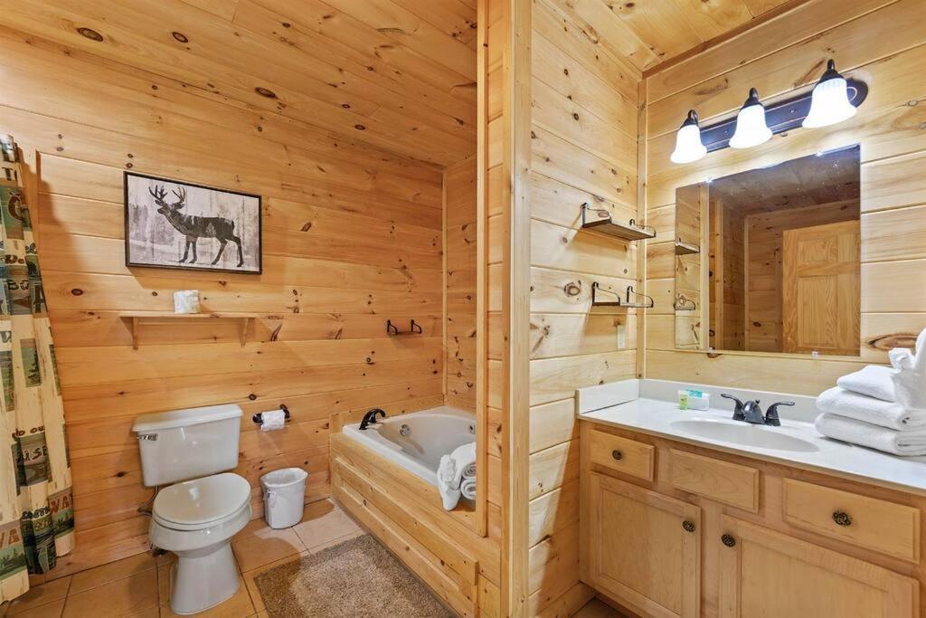 Spacious Smokies Cabin - Hot Tub With Mountain Views Gatlinburg Εξωτερικό φωτογραφία