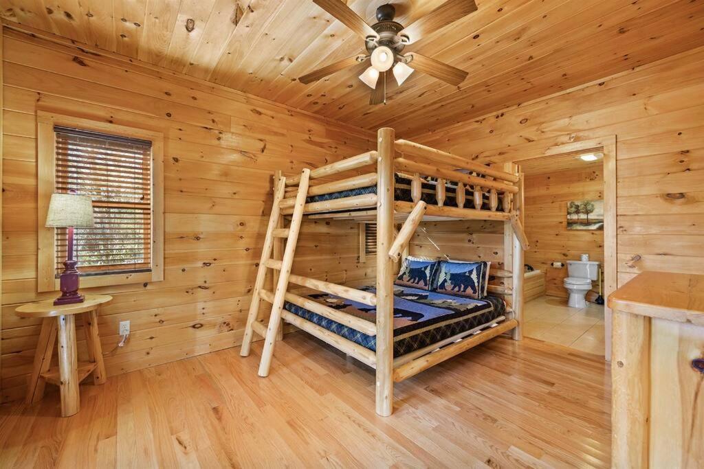 Spacious Smokies Cabin - Hot Tub With Mountain Views Gatlinburg Εξωτερικό φωτογραφία