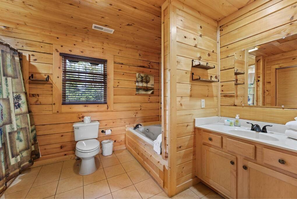 Spacious Smokies Cabin - Hot Tub With Mountain Views Gatlinburg Εξωτερικό φωτογραφία
