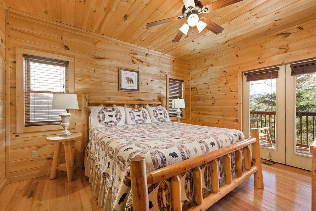 Spacious Smokies Cabin - Hot Tub With Mountain Views Gatlinburg Εξωτερικό φωτογραφία